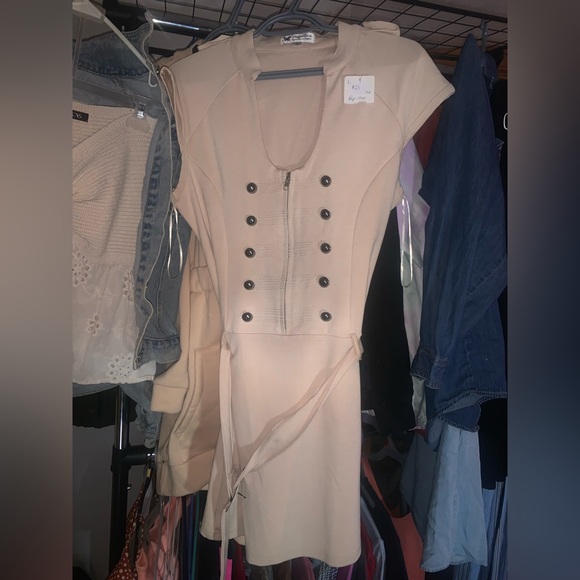 Papillon Blanc Dresses & Skirts - Papillon Cream Button-Front Dress Large